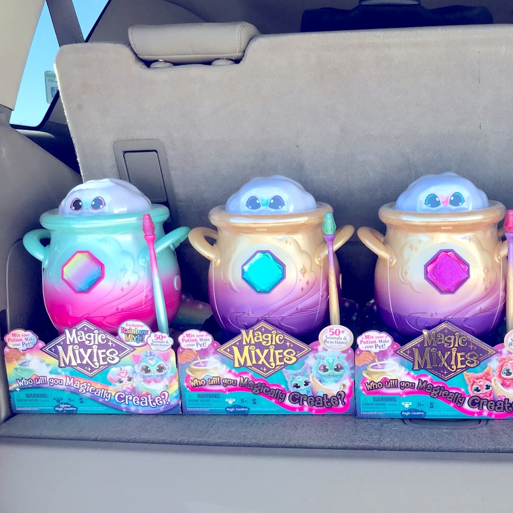 ⭐️⭐️⭐️SOLD⭐️⭐️⭐️ Magic mixies full set!!! 😍 sold out everywhere